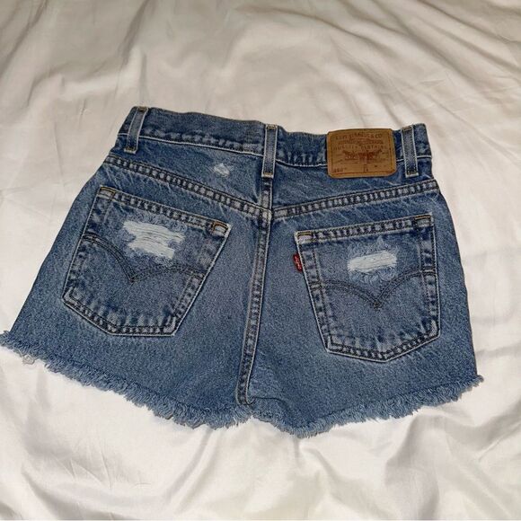 Levi’s 550 distressed shorts for summer - Picture 4 of 12